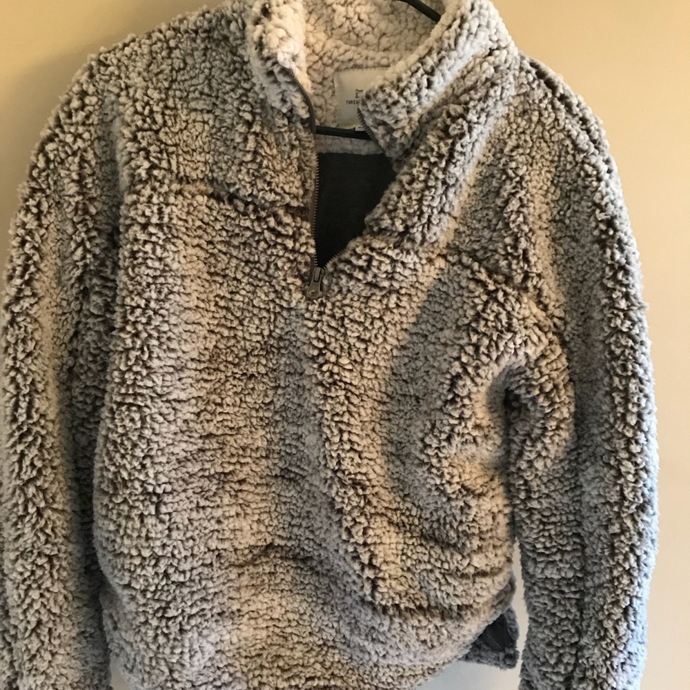 Thread & Supply pull over